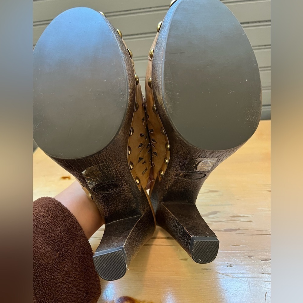 Nadara Brown Leather Clogs with Intricate Cut-Outs and Wooden Heel - Picture 8 of 11